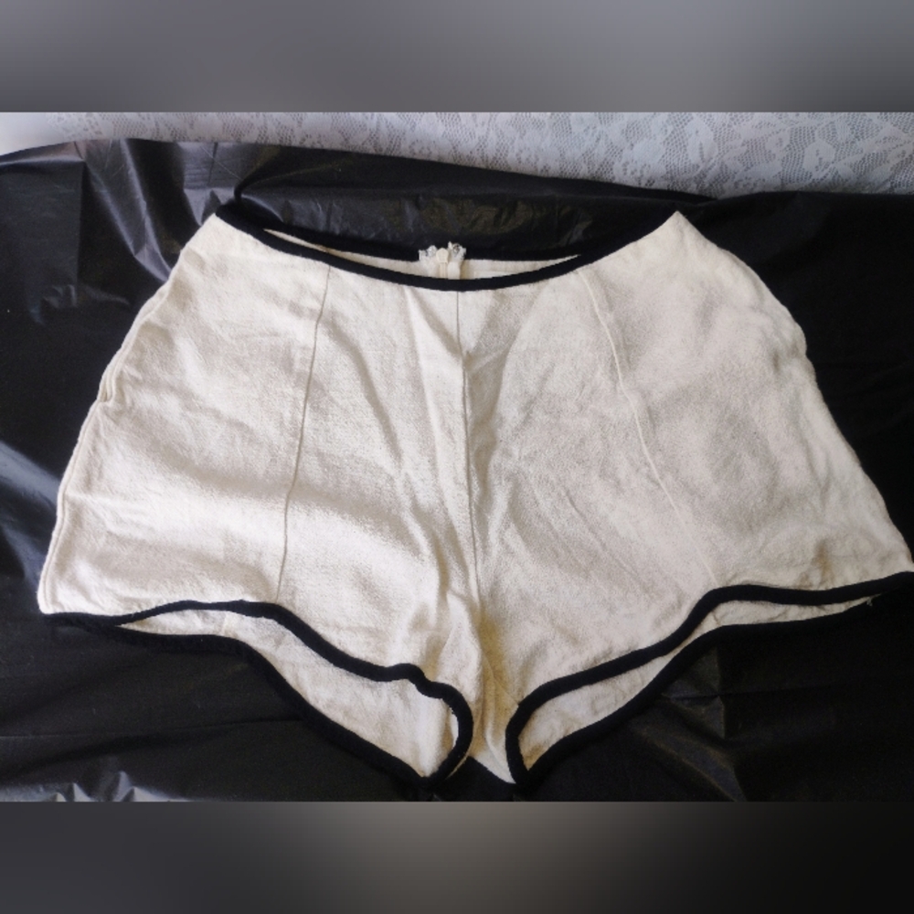 The Pants Store Contrast-Trim Bermuda Shorts in Cream Sz S Linen Blend Boho ISO